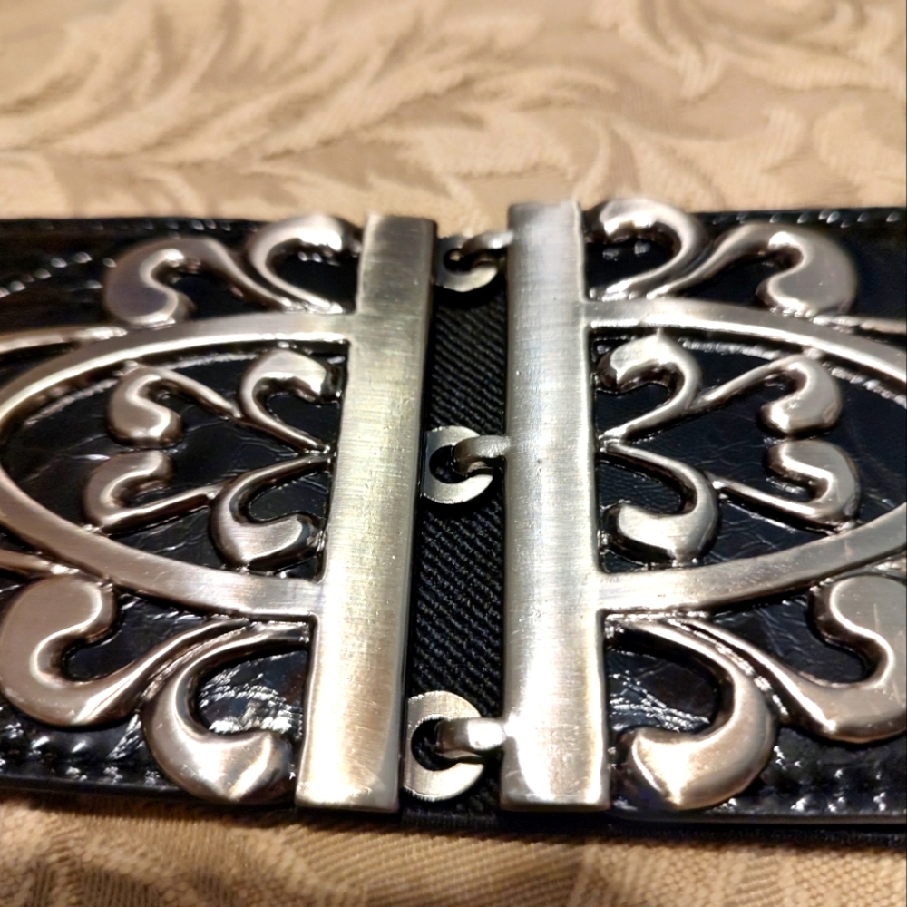 🐈‍⬛🖤🐈‍⬛ Sexy Sultry Elaborate Scrolled Wide Silver & Black Stretch Belt - M/L - Picture 6 of 10